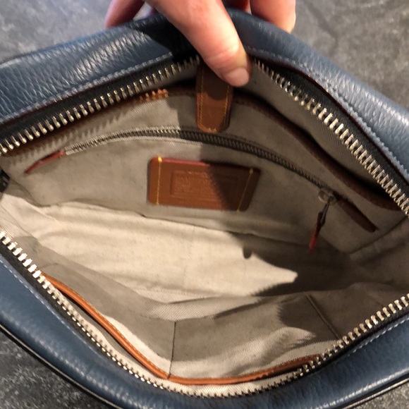 🛑SOLD🛑HTF Coach Dark Denim/Black Dylan Bag!! 🖤🖤 - Picture 9 of 12